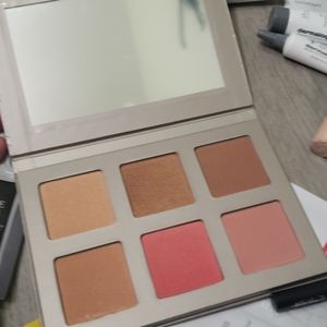 Iconic London Blaze Chaser Face Palette